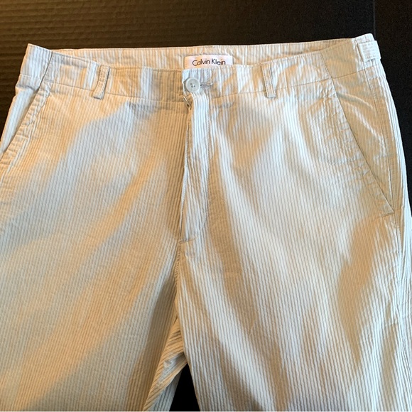 CALVIN KLEIN. Cream Twill Pants, flat front w/ two pockets and two back … - Picture 2 of 9